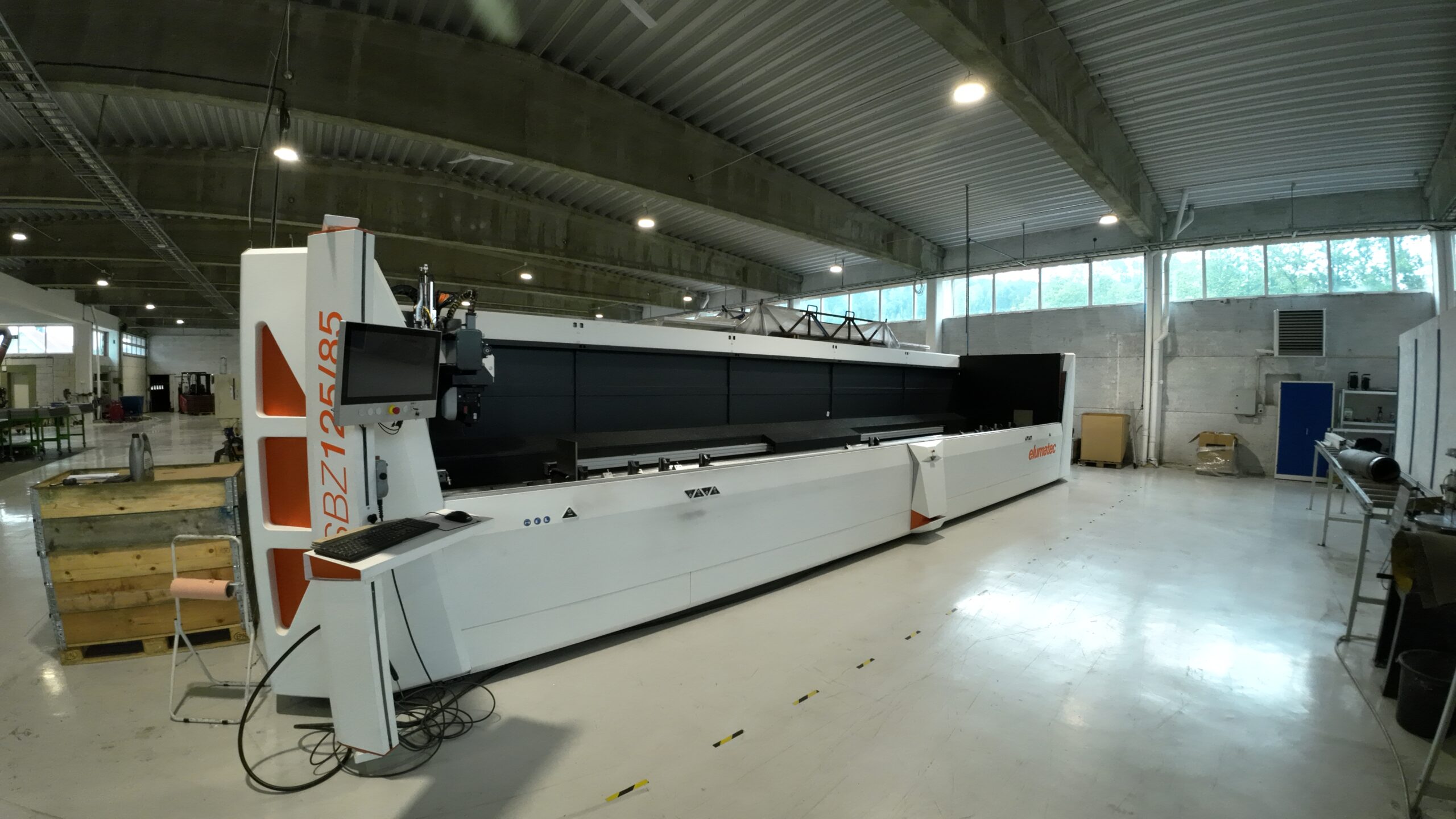 Produksjonsmaskiner Avansert 5 akset CNC maskin. Eneste i sitt slag i Skandinavia.